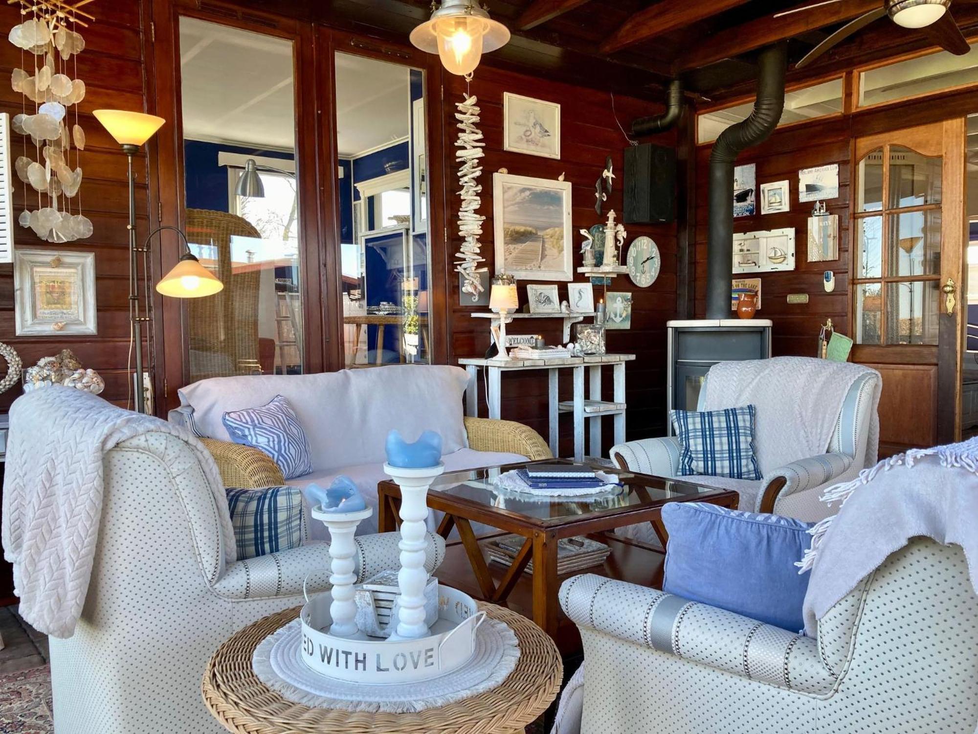 House Marijke With Winter Garden And Direct Access To The Lauwersmeer Anjum エクステリア 写真